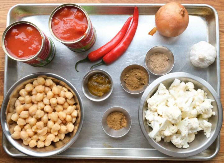 Tomato Chickpea and Cauliflower Curry
